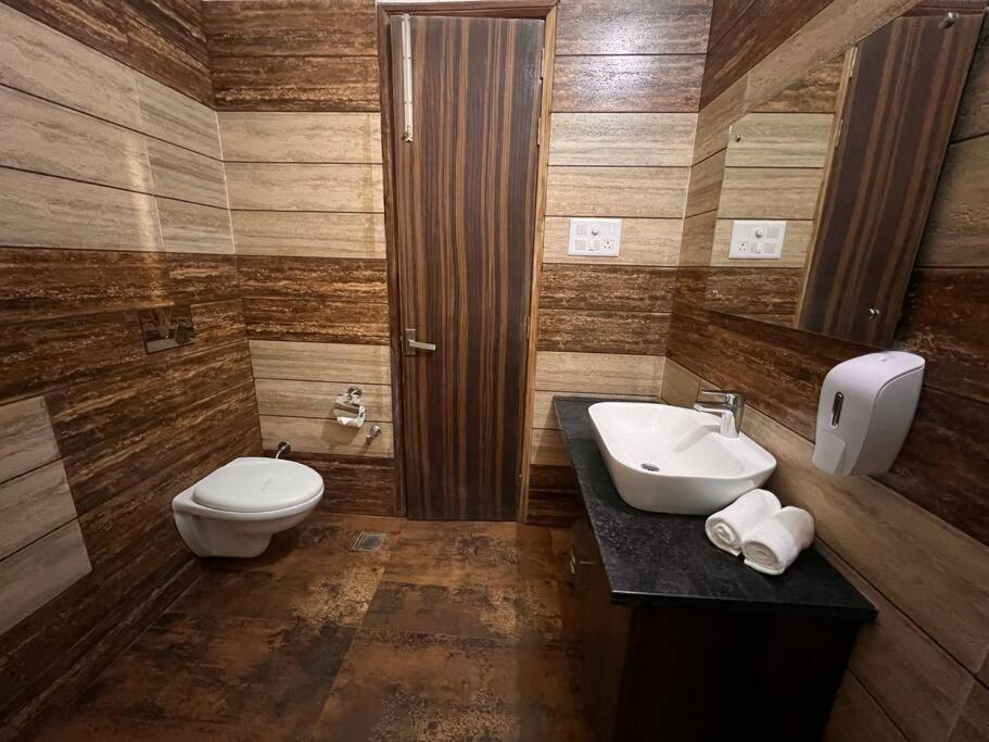 5Bhk Home Away From Home At Ranjit Avenue Amritsar Exterior foto